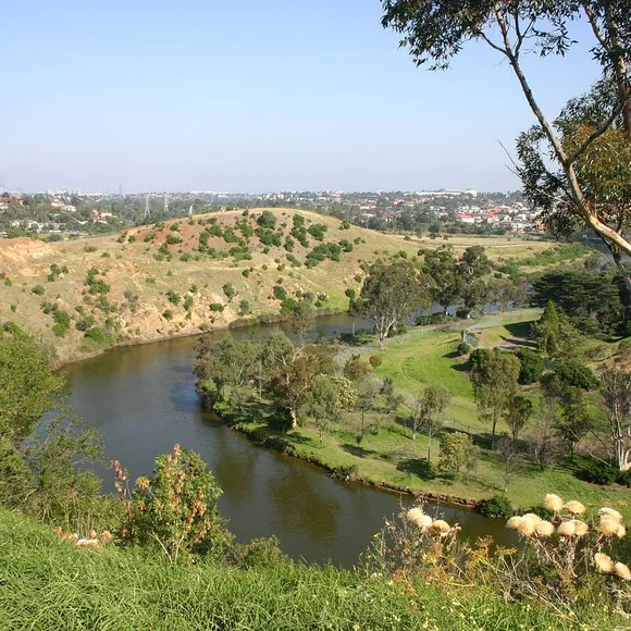 Recognisable view of Essendon West, Melbourne